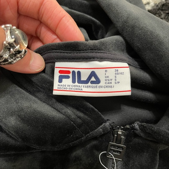 NWT Women’s Size Small Fila Velour Half-Zip Fleece Logo Print Hoodie In Black - Picture 9 of 12